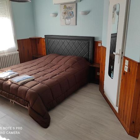 Hotel De La Place Germigny-des-Prés Zewnętrze zdjęcie
