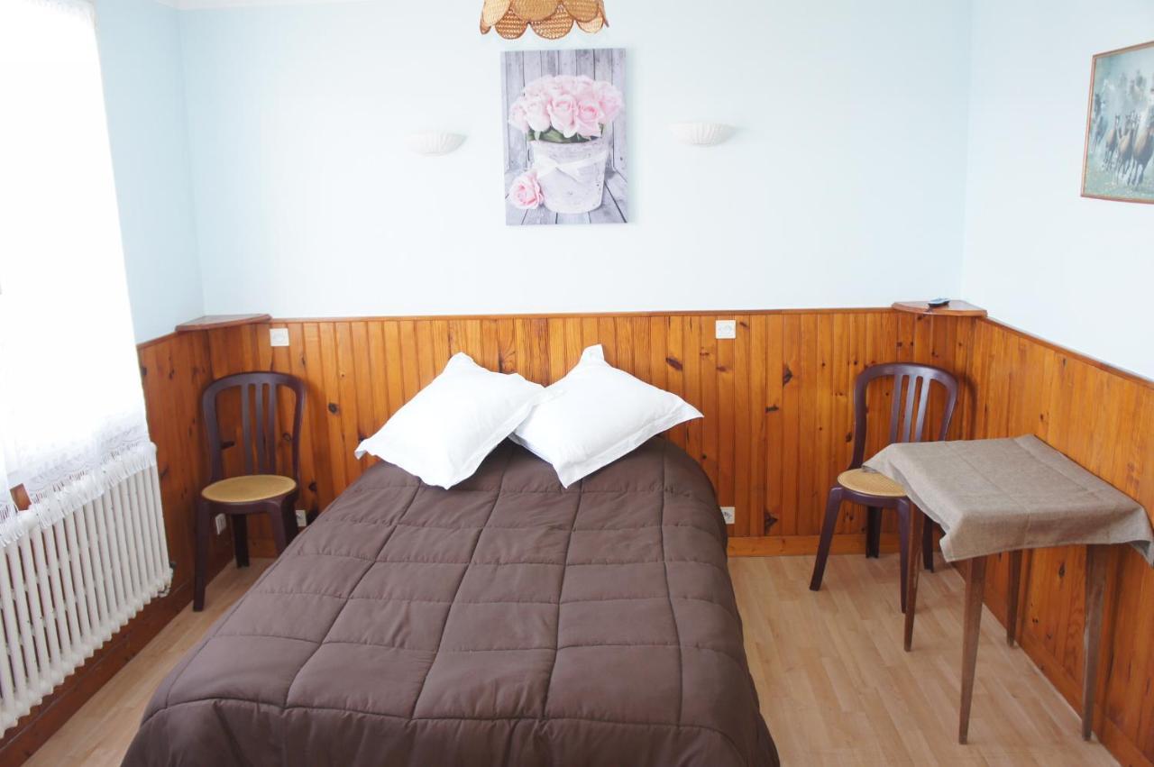 Hotel De La Place Germigny-des-Prés Zewnętrze zdjęcie